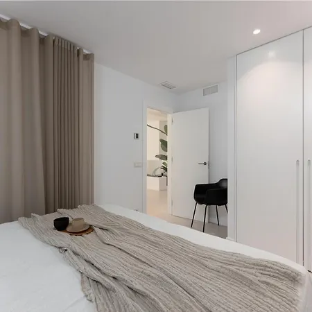 Jardines 38 Beautiful Luxury Family Apartment Marbella